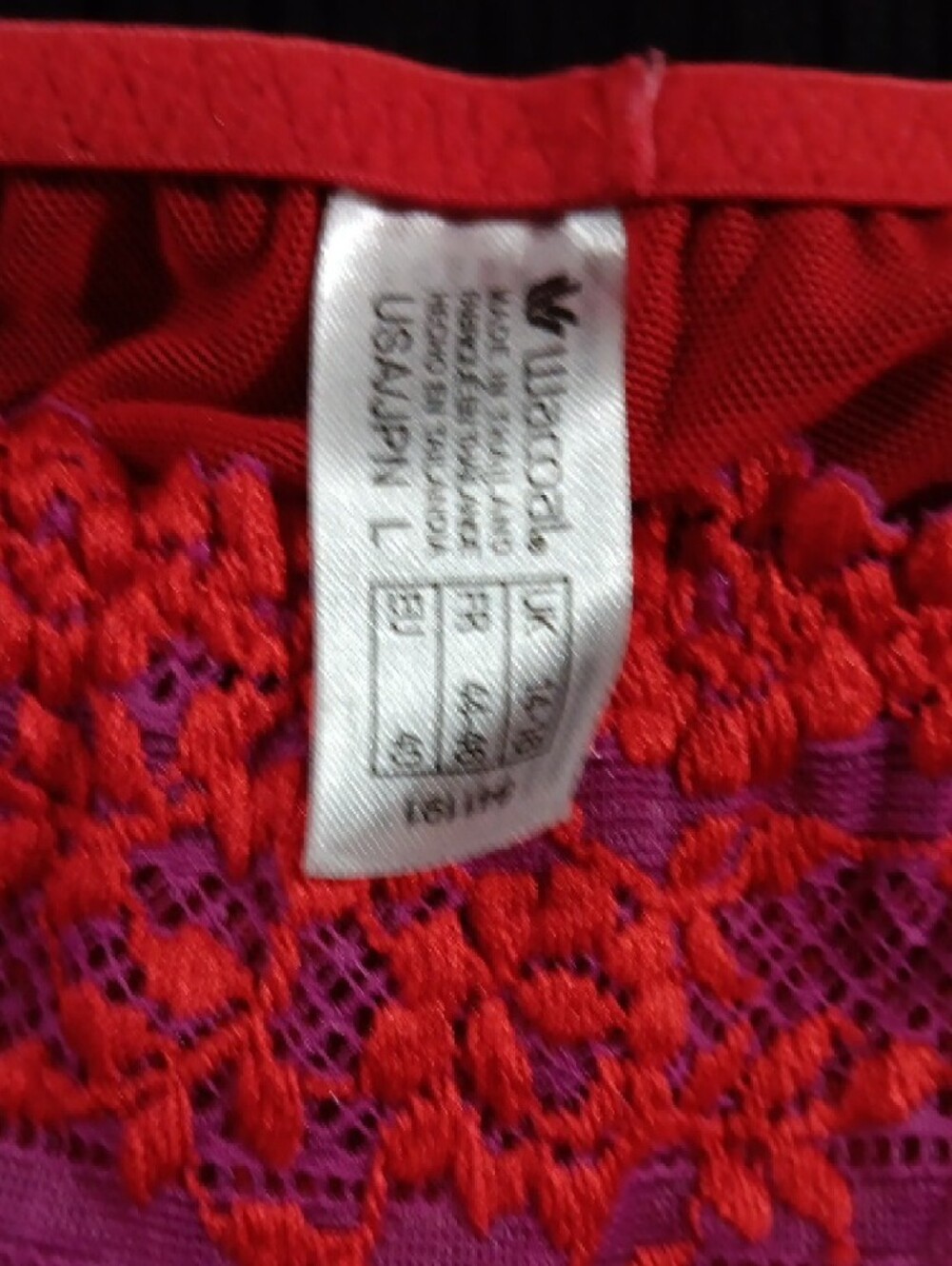 Wacoal Two-Tone Lace Bra (38C) and Panty (Large) Set in Fuchsia & Coral Pink - Picture 6 of 7